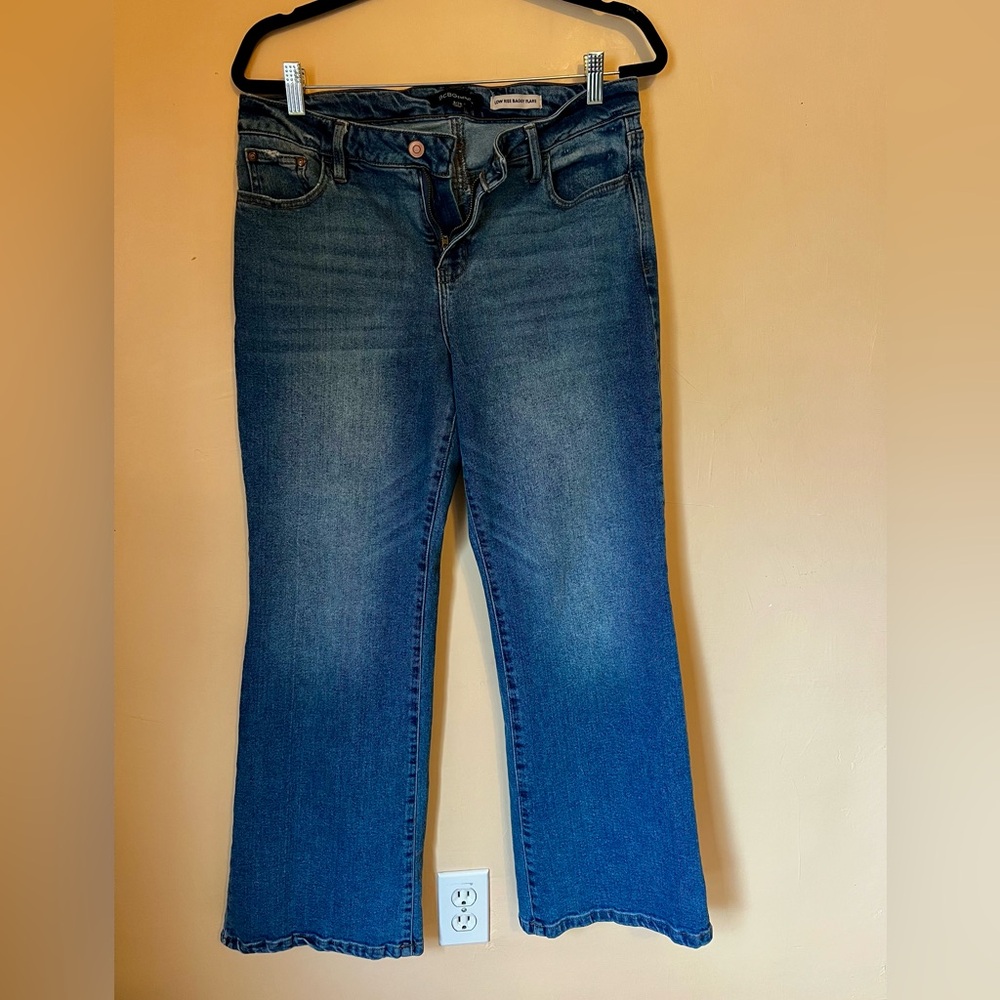 BCBGeneration Women's Blue jeans, Low Rise Baggy Flare